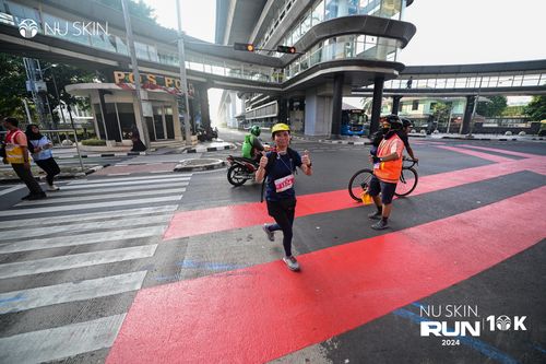 Race photo from Nu Skin Run 10K