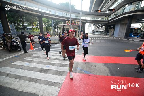 Race photo from Nu Skin Run 10K