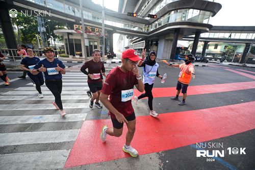 Race photo from Nu Skin Run 10K