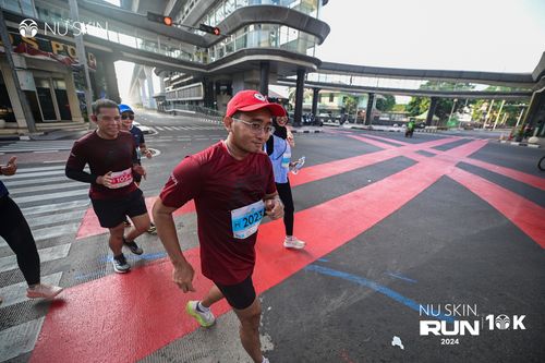 Race photo from Nu Skin Run 10K