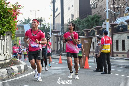 Race photo from Smartfren Run 2025 