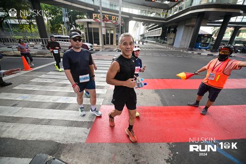Race photo from Nu Skin Run 10K