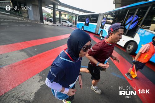 Race photo from Nu Skin Run 10K