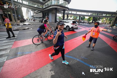 Race photo from Nu Skin Run 10K