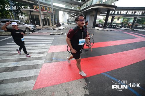 Race photo from Nu Skin Run 10K