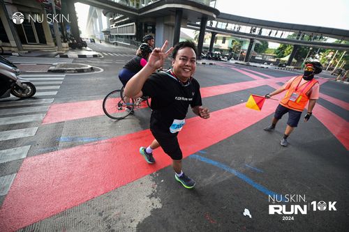 Race photo from Nu Skin Run 10K
