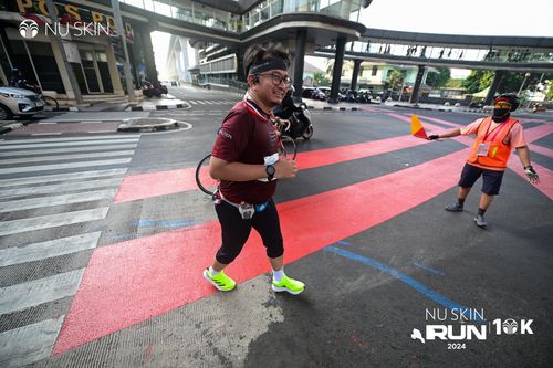 Race photo from Nu Skin Run 10K