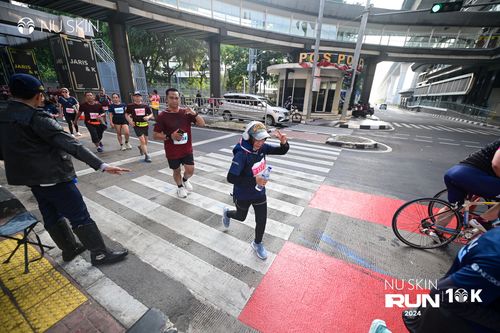 Race photo from Nu Skin Run 10K