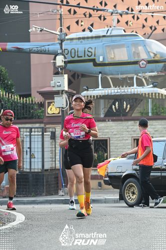 Race photo from Smartfren Run 2025 