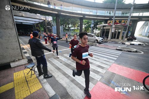 Race photo from Nu Skin Run 10K