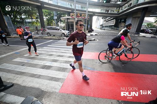 Race photo from Nu Skin Run 10K