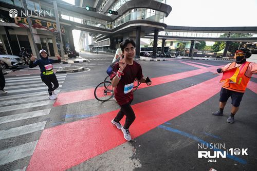 Race photo from Nu Skin Run 10K