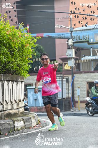 Race photo from Smartfren Run 2025 