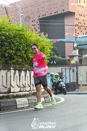 Race photo from Smartfren Run 2025 