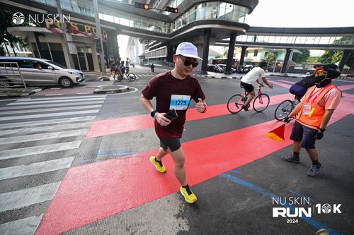 Race photo from Nu Skin Run 10K