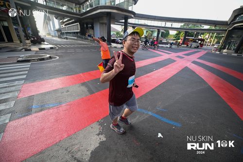 Race photo from Nu Skin Run 10K