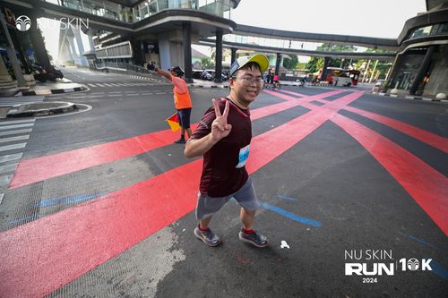Race photo from Nu Skin Run 10K