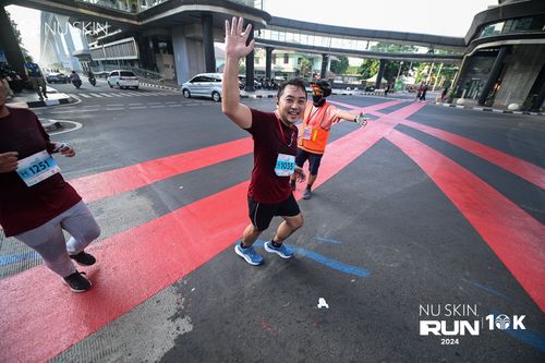 Race photo from Nu Skin Run 10K