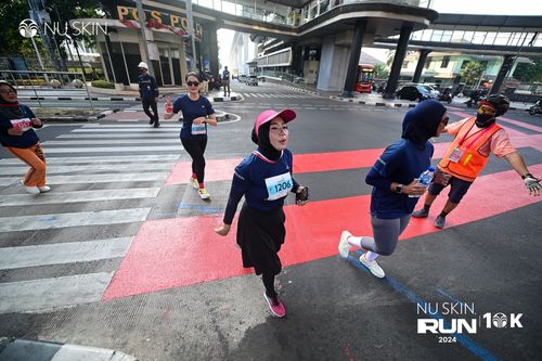 Race photo from Nu Skin Run 10K
