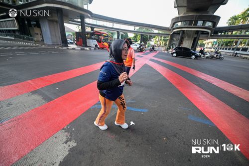 Race photo from Nu Skin Run 10K