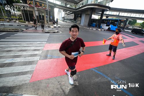 Race photo from Nu Skin Run 10K