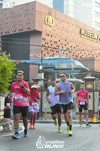 Race photo from Smartfren Run 2025 