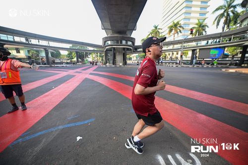 Race photo from Nu Skin Run 10K