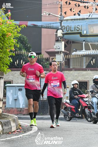 Race photo from Smartfren Run 2025 
