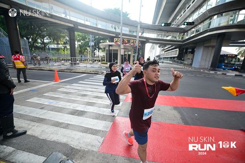 Race photo from Nu Skin Run 10K