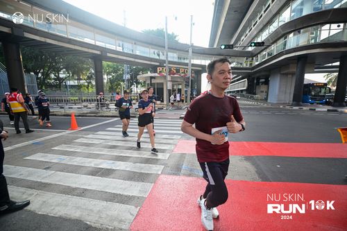 Race photo from Nu Skin Run 10K
