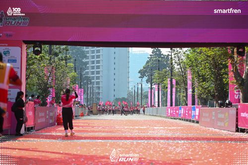 Race photo from Smartfren Run 2025 