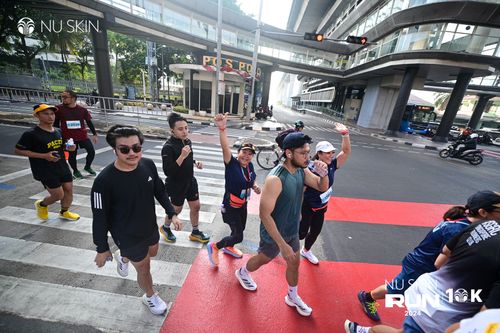 Race photo from Nu Skin Run 10K