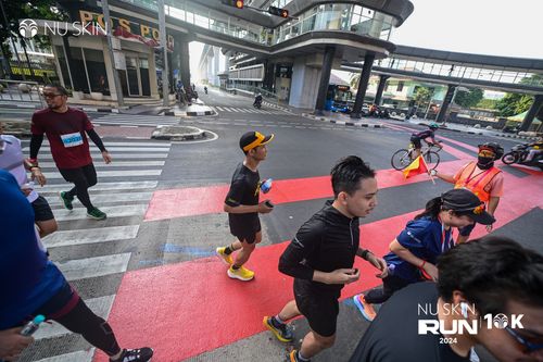 Race photo from Nu Skin Run 10K