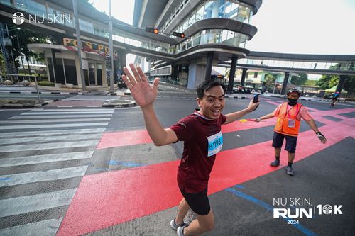 Race photo from Nu Skin Run 10K