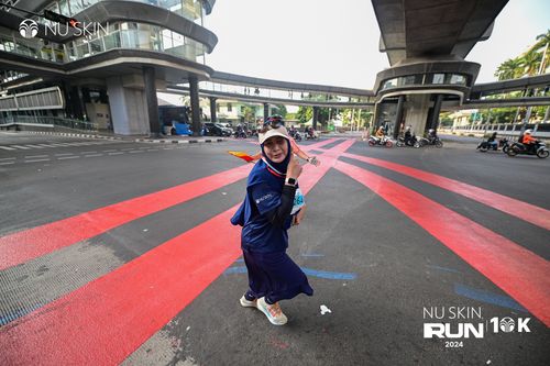 Race photo from Nu Skin Run 10K