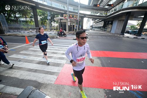 Race photo from Nu Skin Run 10K