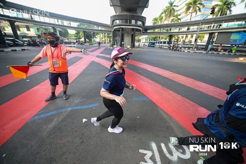Race photo from Nu Skin Run 10K