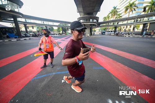 Race photo from Nu Skin Run 10K
