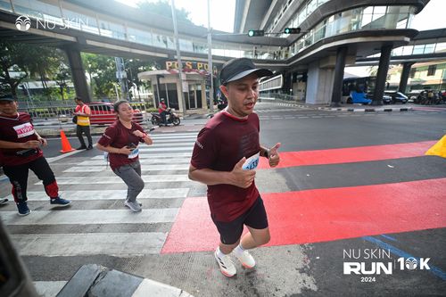 Race photo from Nu Skin Run 10K