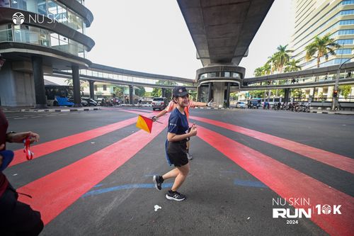 Race photo from Nu Skin Run 10K