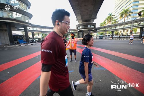 Race photo from Nu Skin Run 10K
