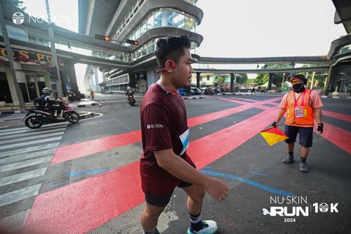 Race photo from Nu Skin Run 10K