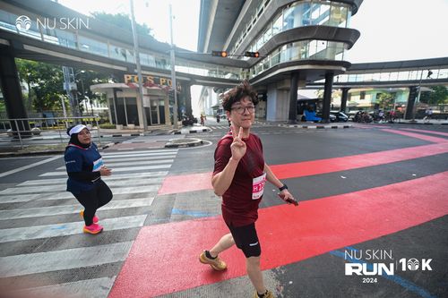 Race photo from Nu Skin Run 10K