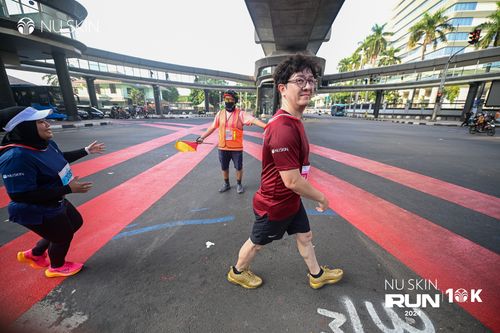 Race photo from Nu Skin Run 10K
