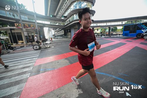 Race photo from Nu Skin Run 10K