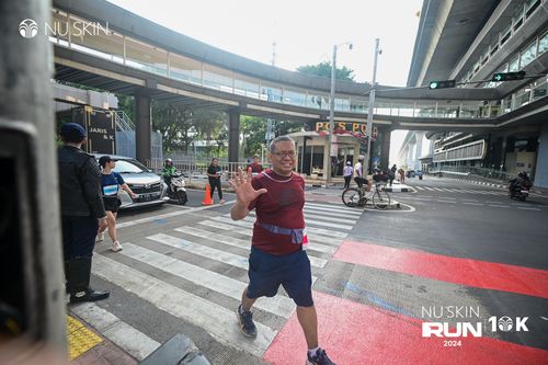 Race photo from Nu Skin Run 10K