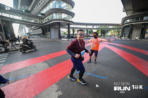 Race photo from Nu Skin Run 10K