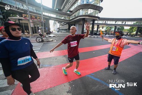 Race photo from Nu Skin Run 10K