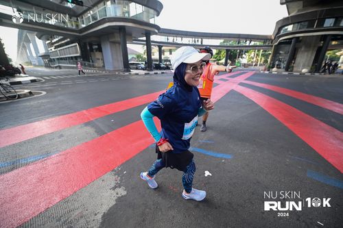Race photo from Nu Skin Run 10K