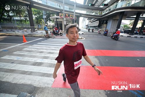 Race photo from Nu Skin Run 10K